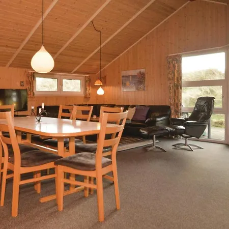 Holiday home Amazing In With Kitchen